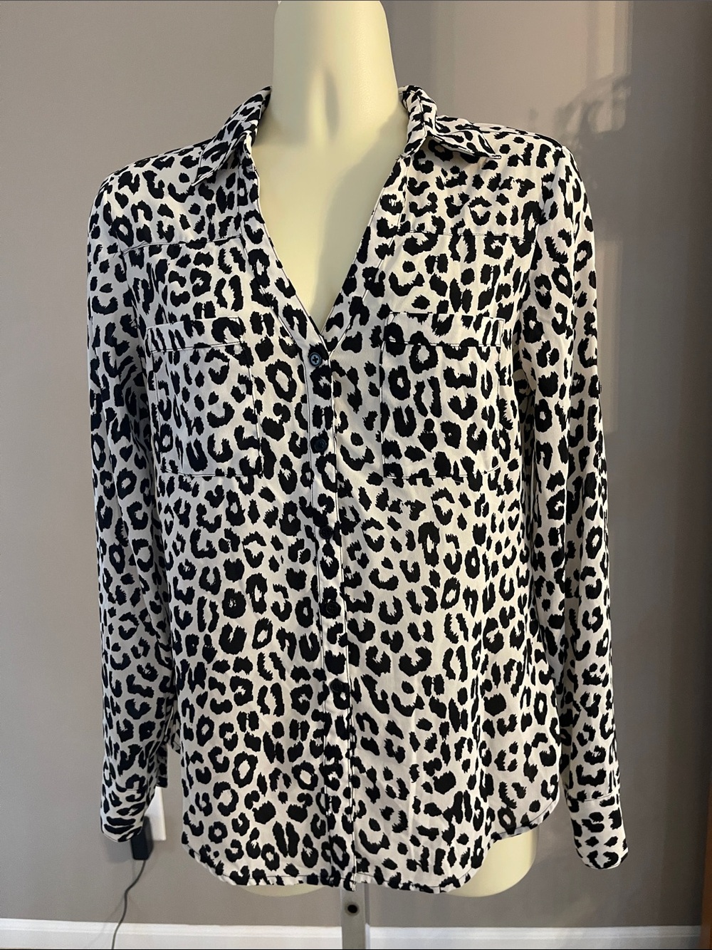 Express Portofino Black and White Leopard Print Button-Down Shirt  EUC